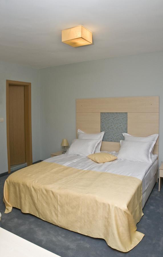 Hotel 4 Zona Sofia Ngoại thất bức ảnh