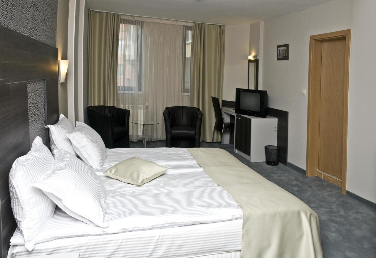 Hotel 4 Zona Sofia Ngoại thất bức ảnh