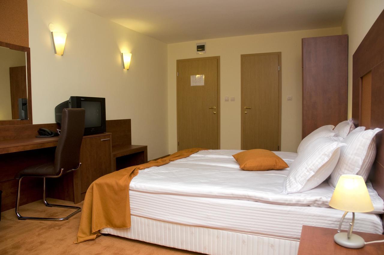 Hotel 4 Zona Sofia Ngoại thất bức ảnh