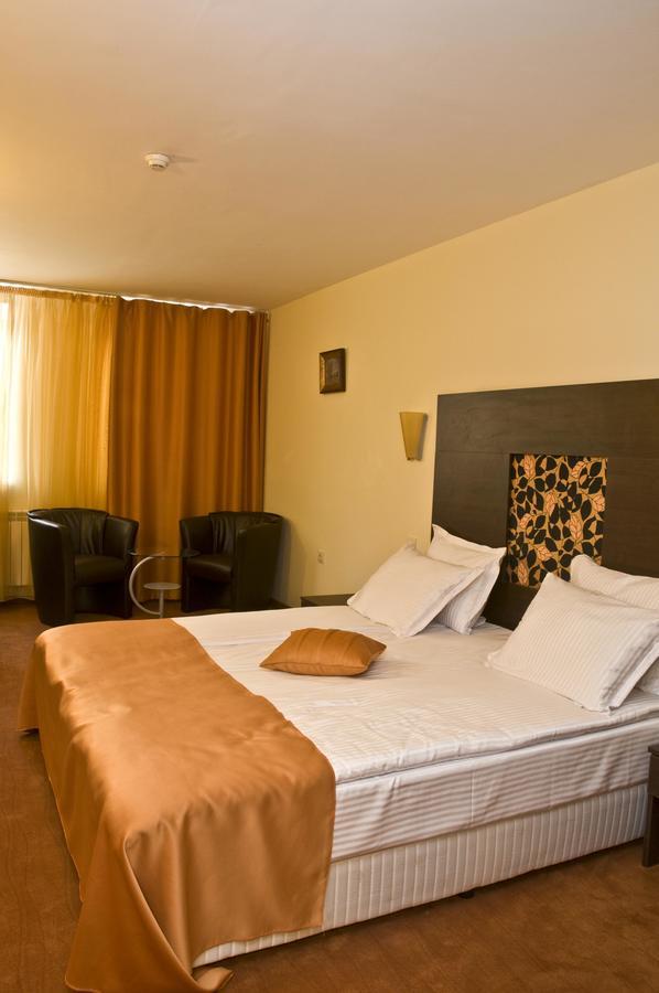 Hotel 4 Zona Sofia Ngoại thất bức ảnh